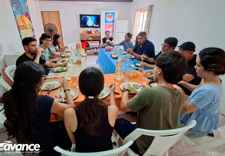 Almuerzo de jóvenes